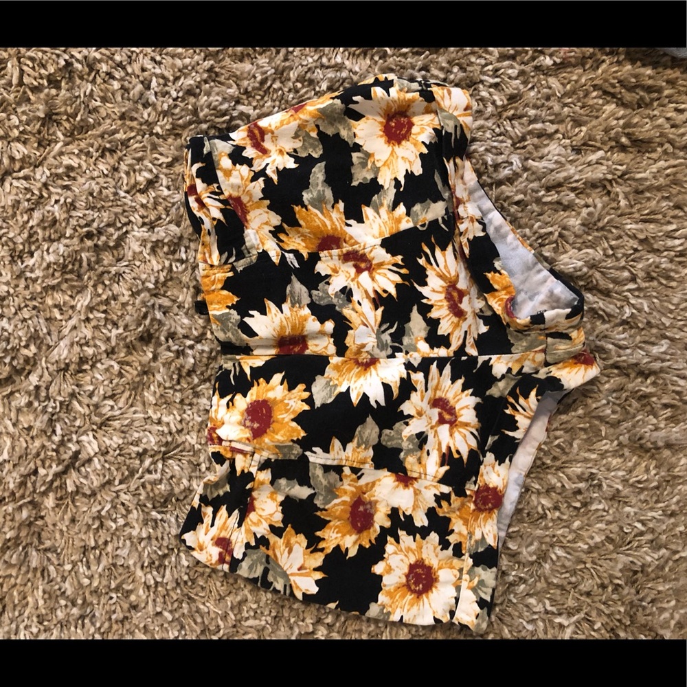 Flower Short Shorts